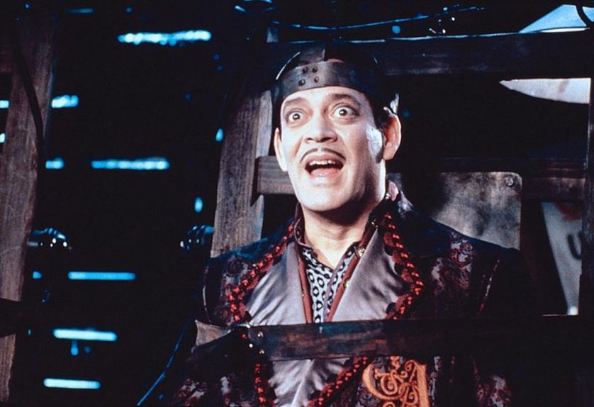 Кадры из Ценности семейки Аддамс (1993)