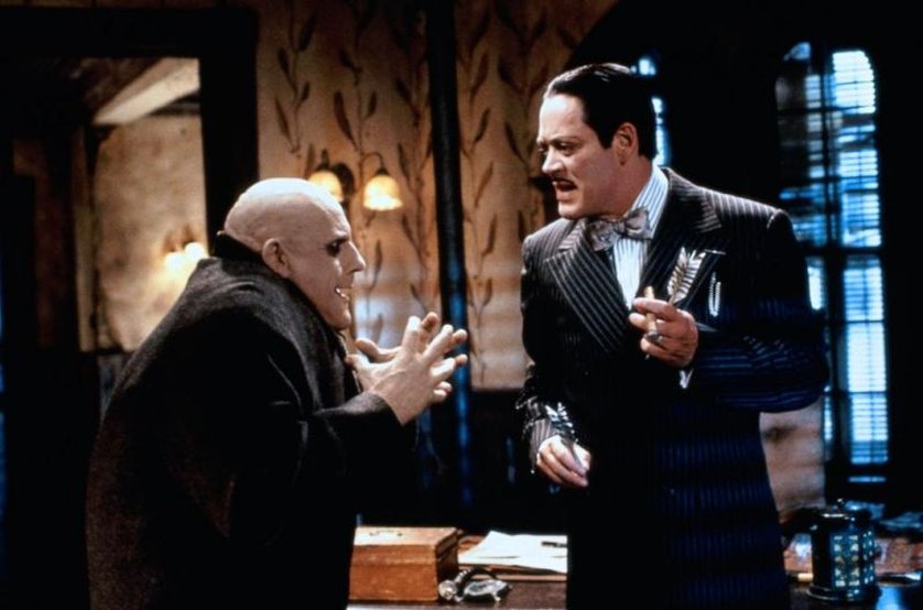 Кадры из Ценности семейки Аддамс (1993)