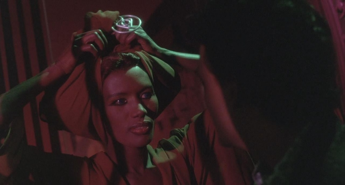 Кадры из Вамп (1986)