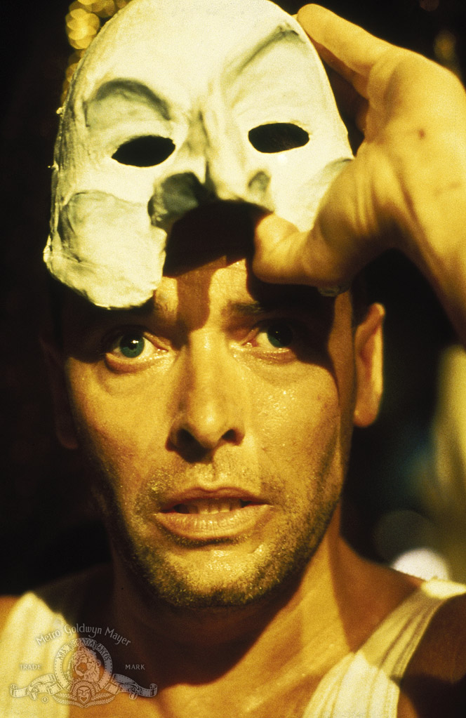 Кадры из Опасная игра (1988)