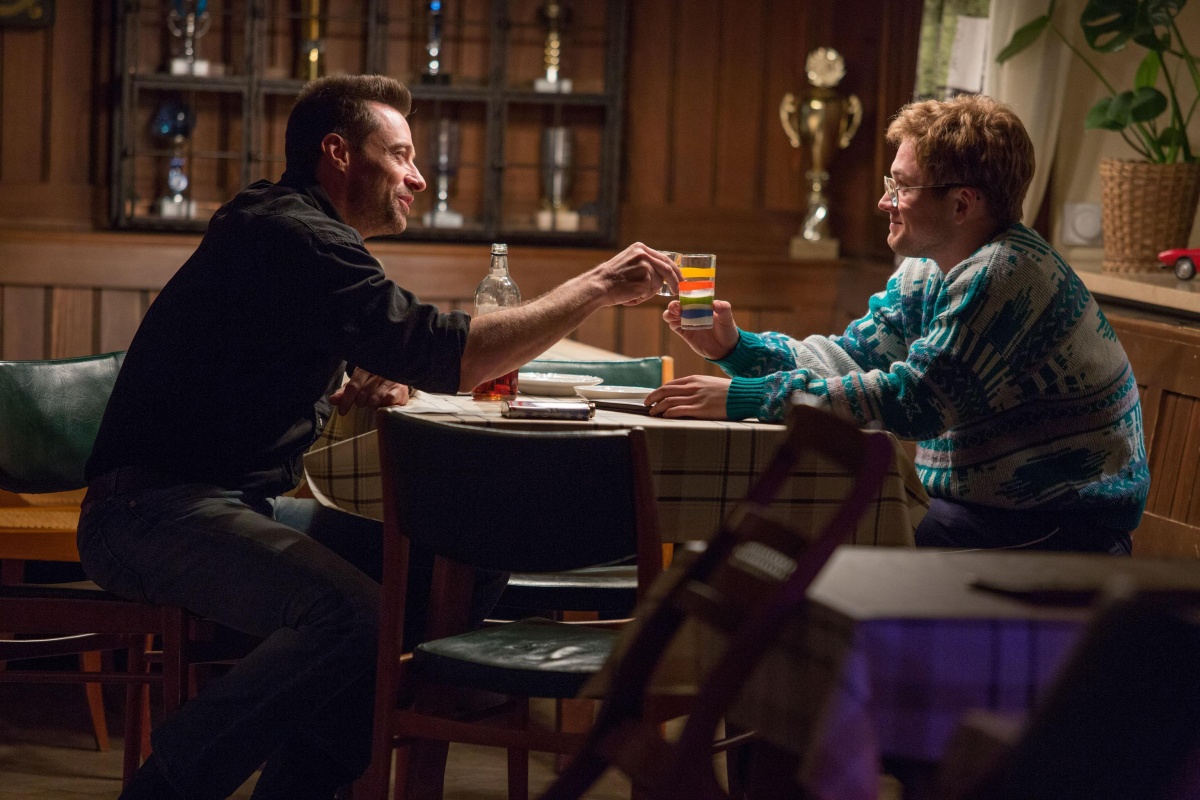 Кадры из Эдди «Орел» (2015)