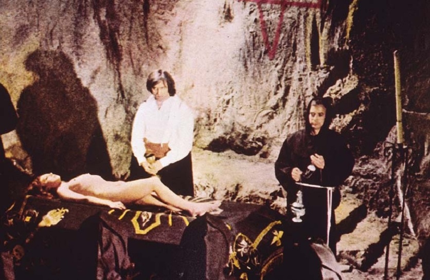 Кадры из Крики в темноте (1975)