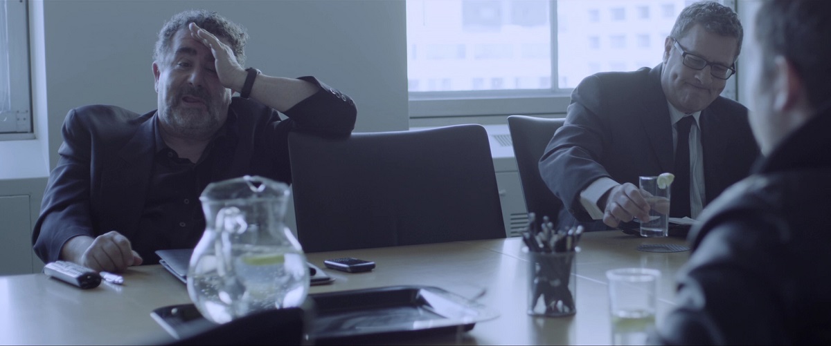 Кадры из В тисках (2015)