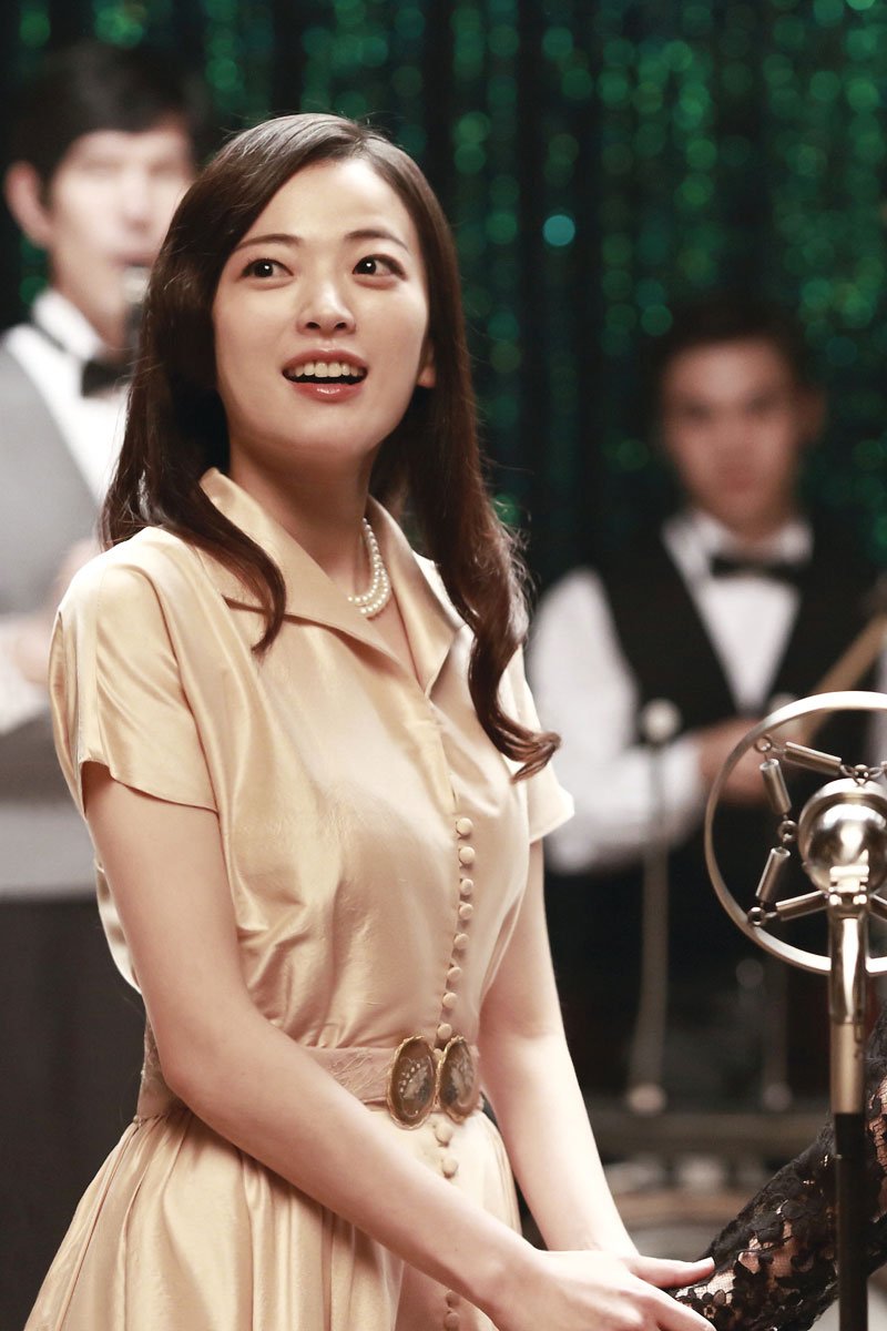 Кадры из Красавица (2016)