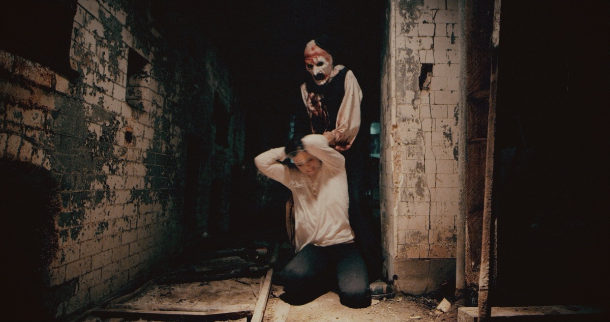 Кадры из Ужасающий (2017)