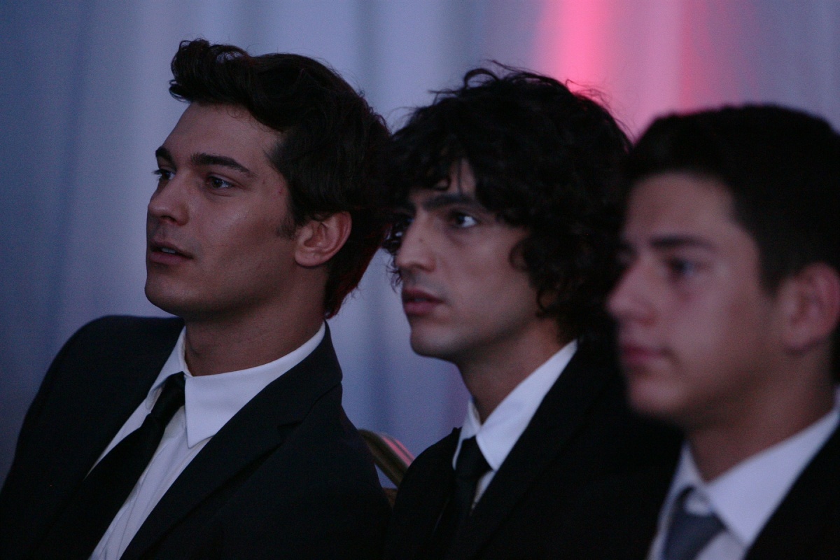 Кадры из Прилив (2013)