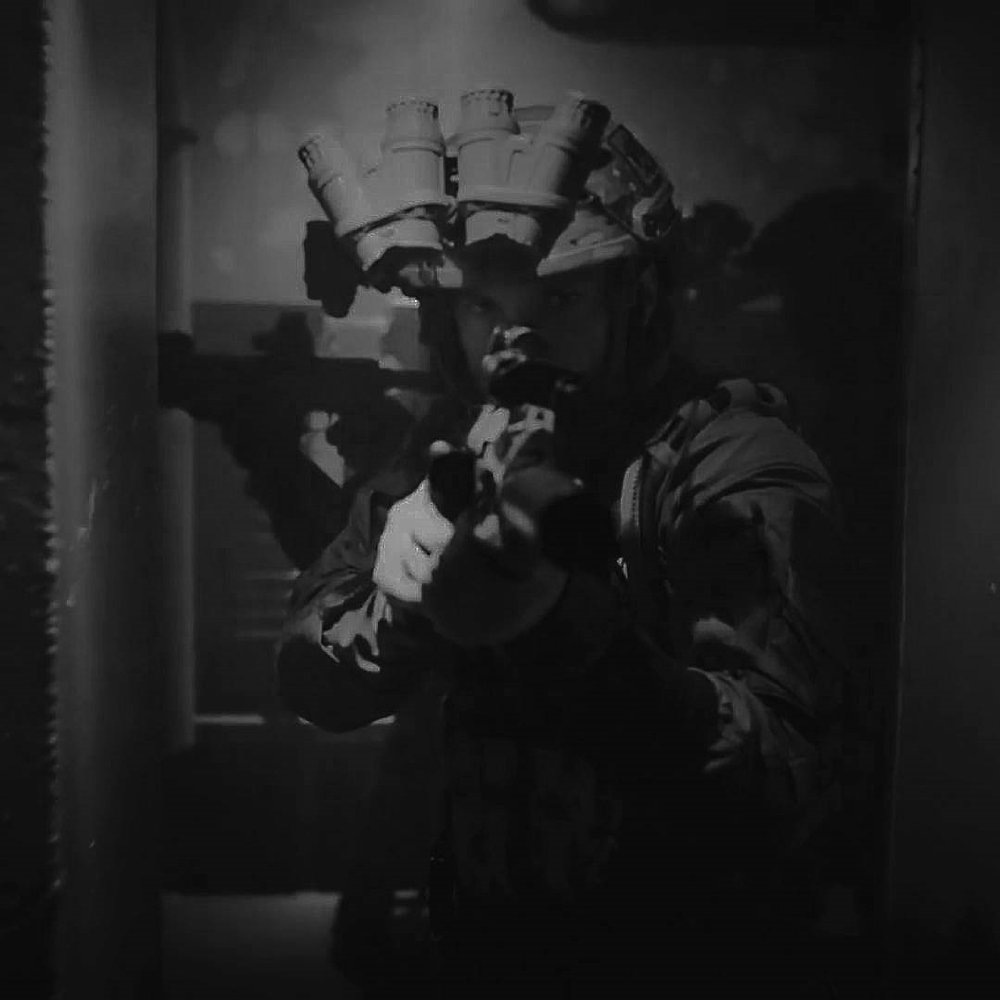 Кадры из Шесть / Шестой отряд (2017)