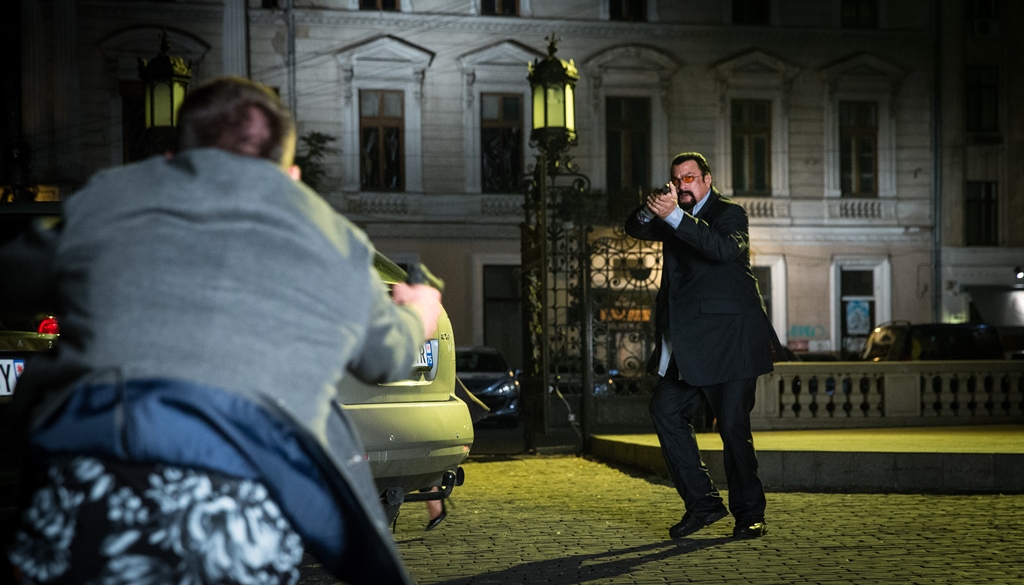 Кадры из Под прицелом (2016)