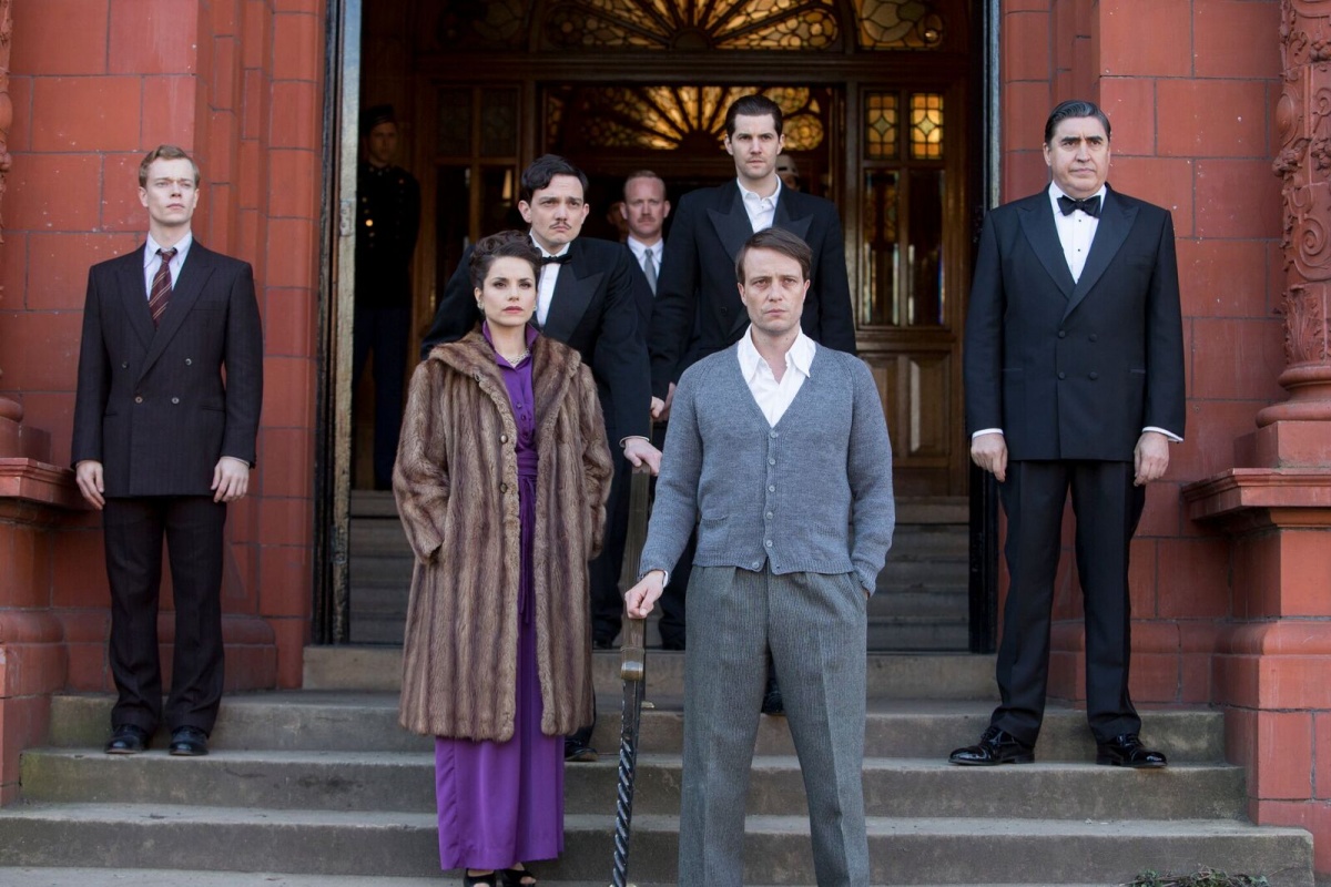 Кадры из Враг близко (2016)