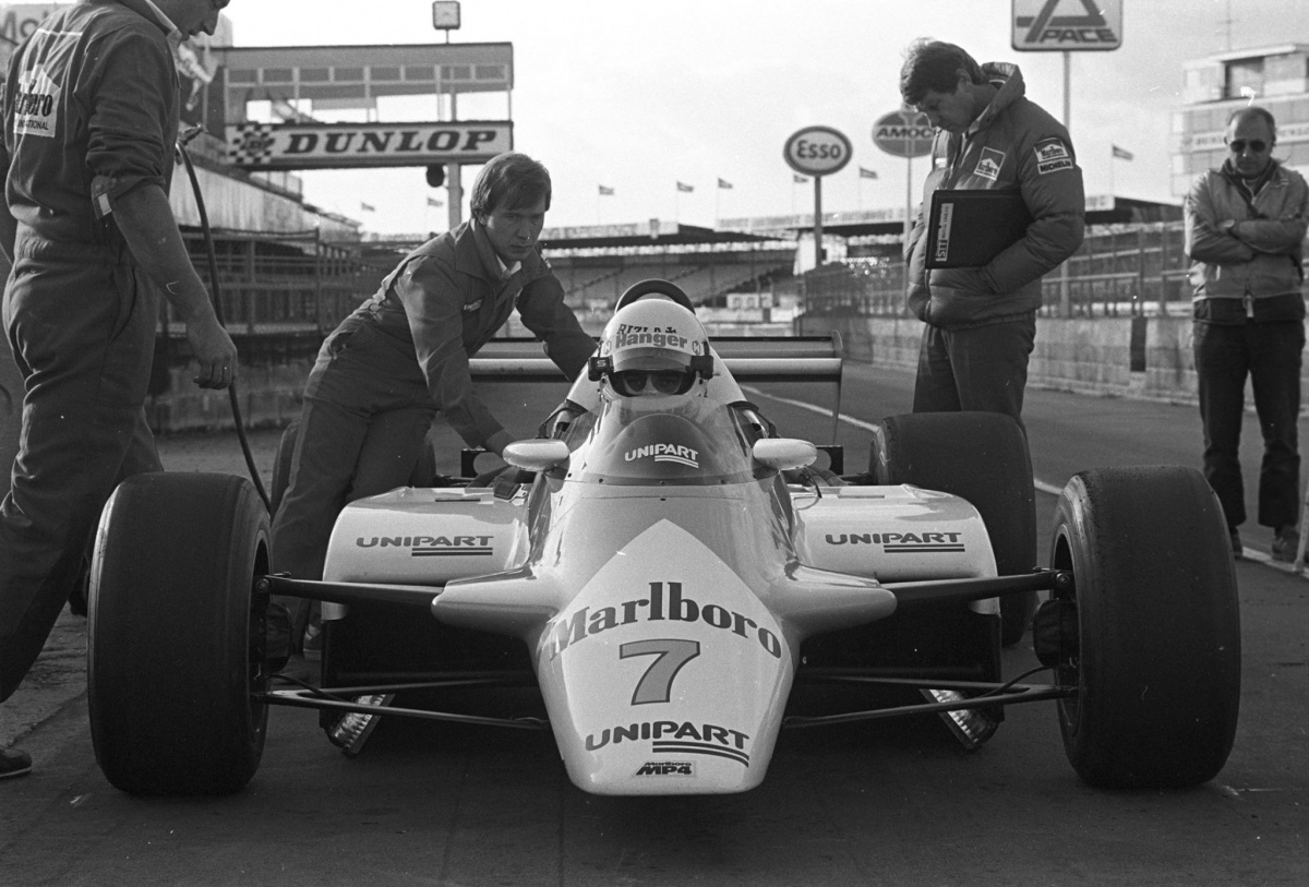 Крутой вираж (2016)