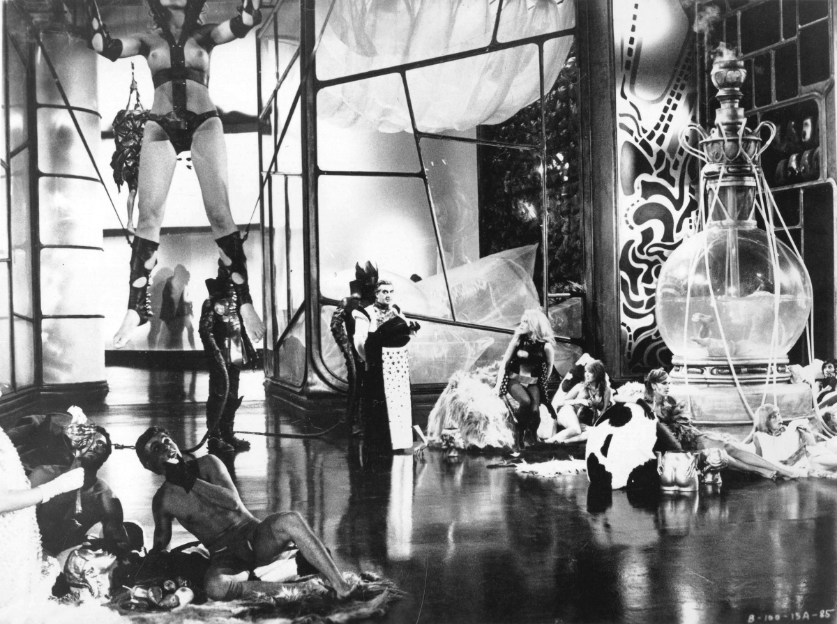 Кадры из Барбарелла (1968)