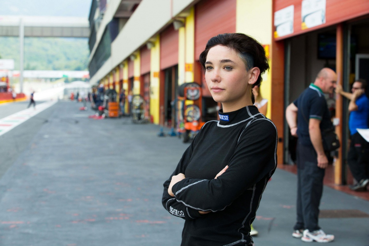 Кадры из Итальянская гонщица / Быстрая, как ветер (2016)