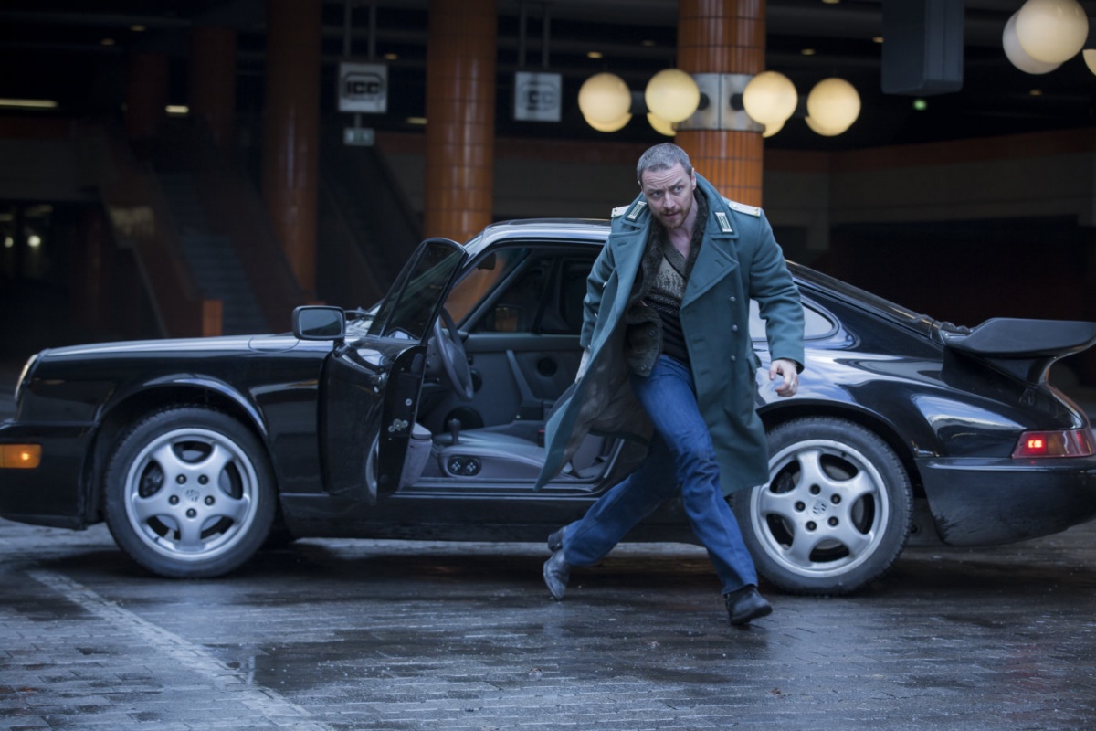 Кадры из Взрывная блондинка (2017)