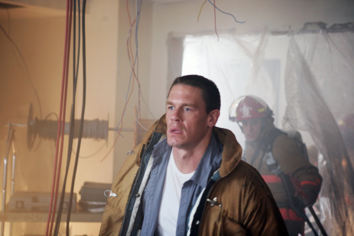 Кадры из 12 раундов (2009)