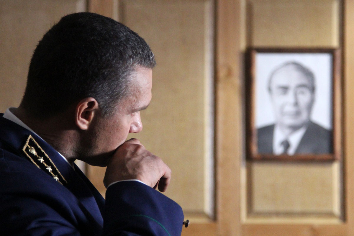 Кадры из Неподкупный (2015)