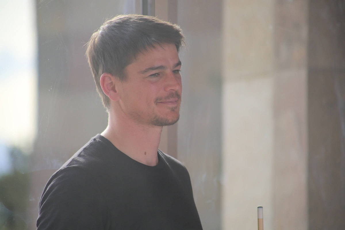 На глубине 6 футов (2017)