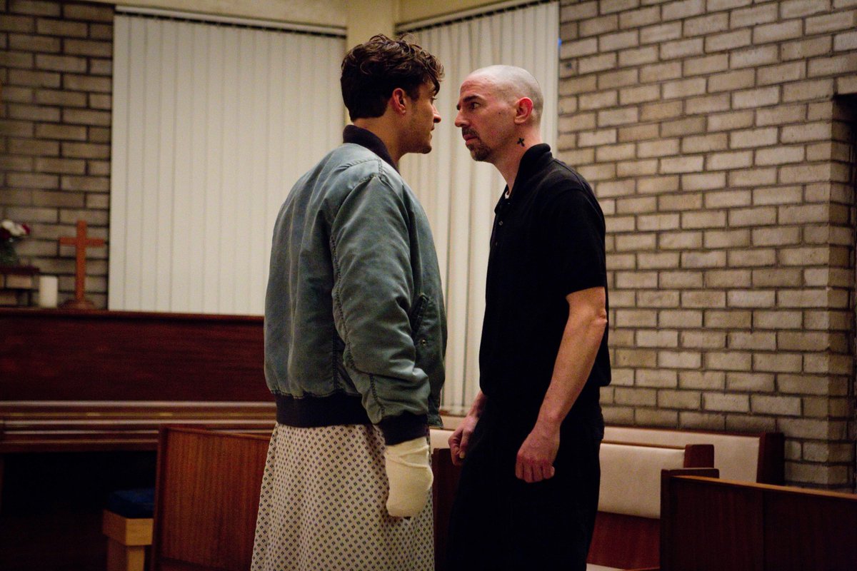 Кадры из Отступник (2017)