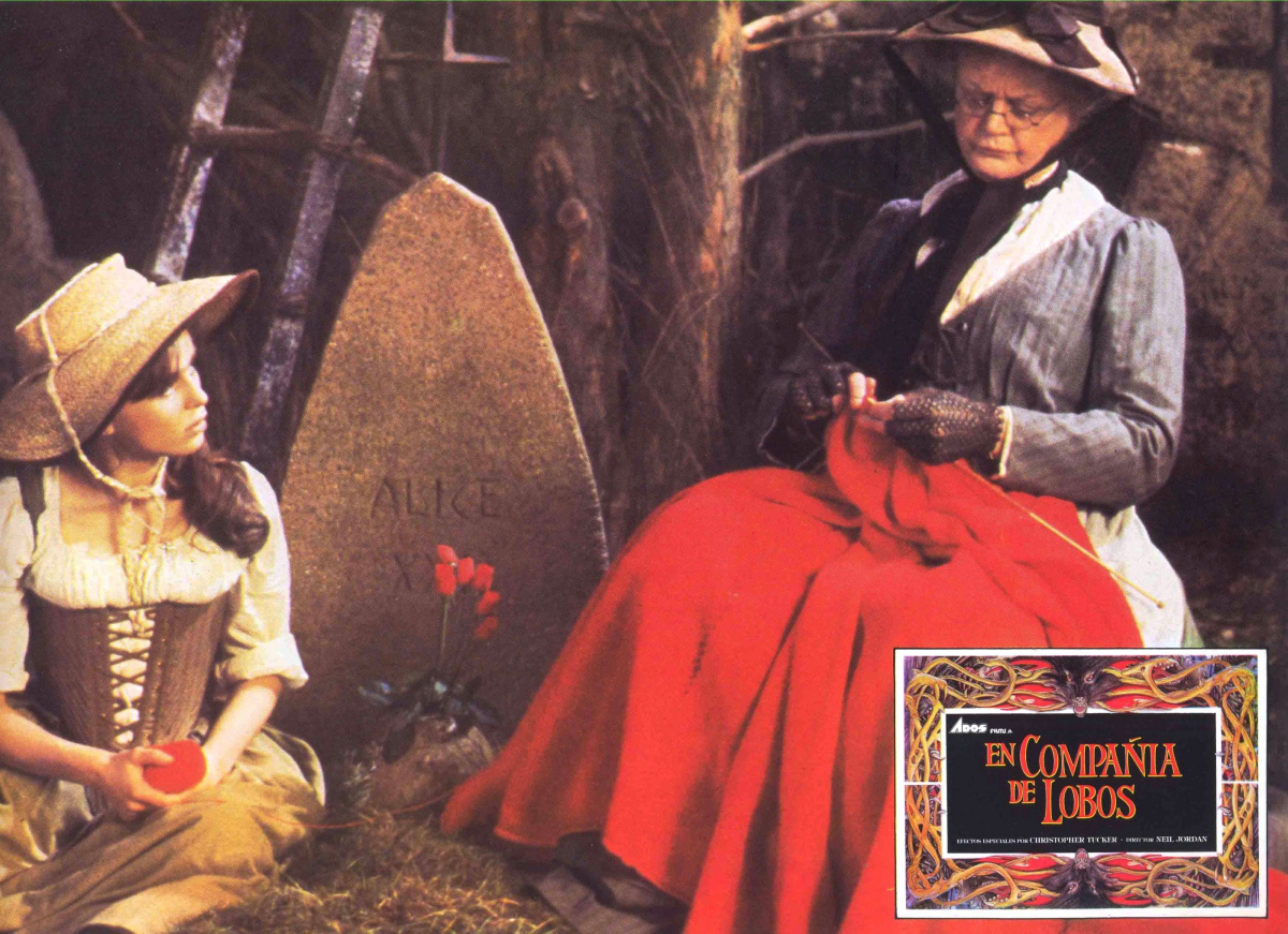 Кадры из В компании волков (1984)