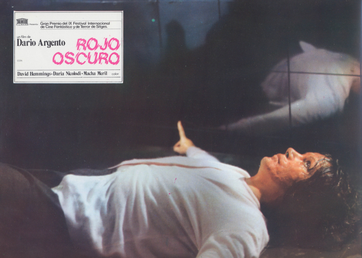 Кадры из Кроваво-красное (1975)