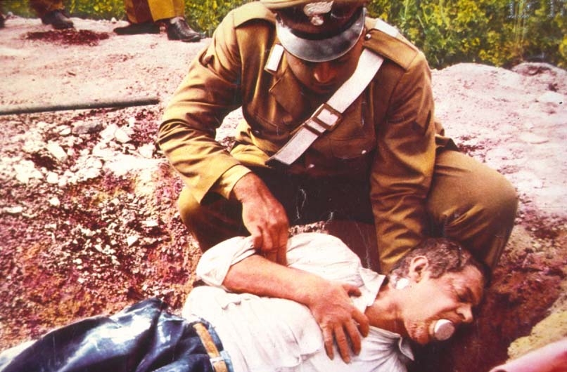 Кадры из Сова появляется днем (1968)