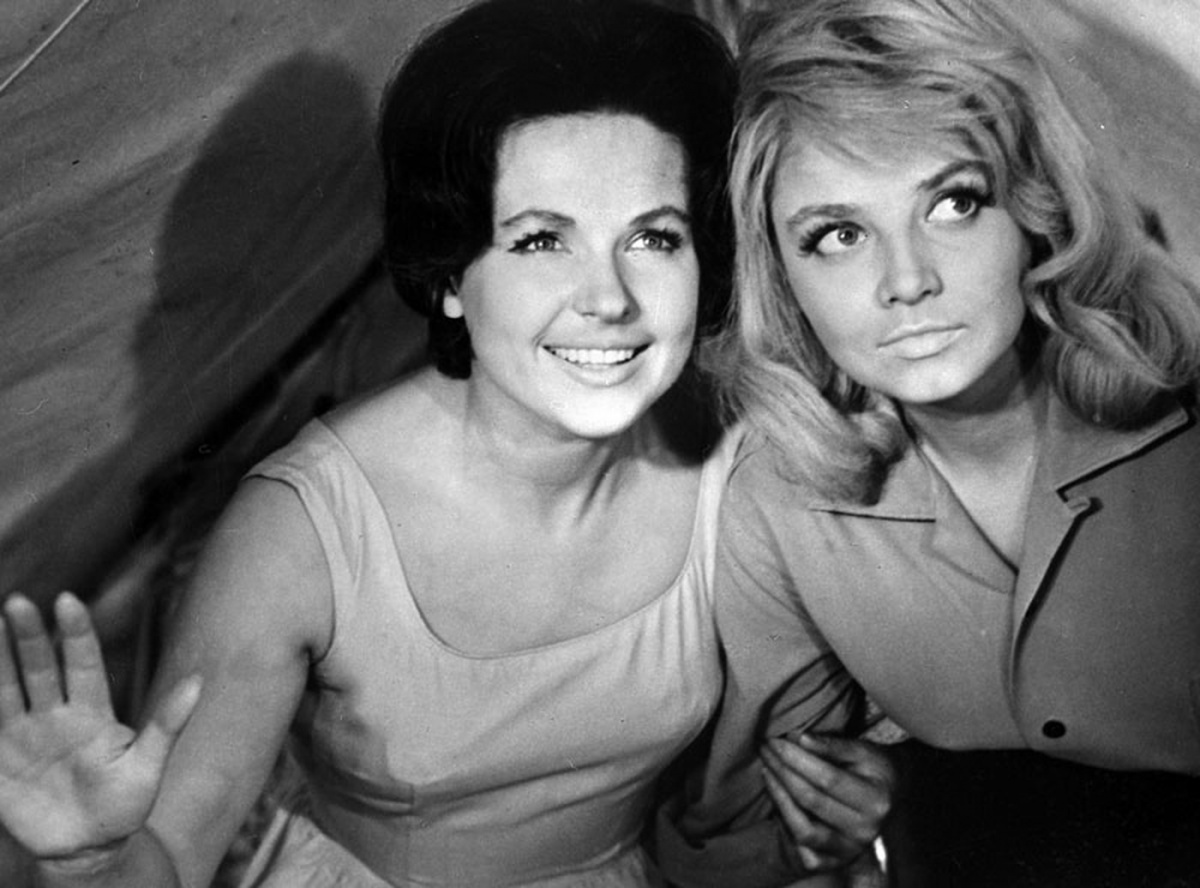 Кадры из Три плюс два (1963)