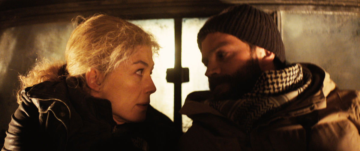 Кадры из Частная война (2018)