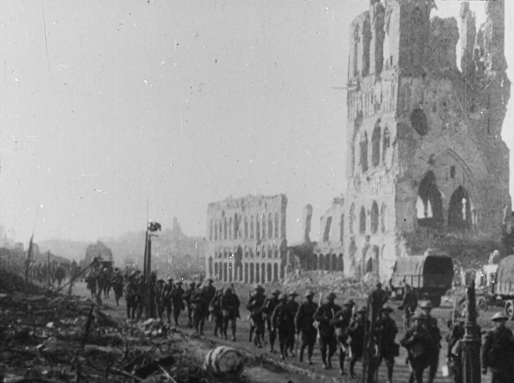 Кадры из Они никогда не станут старше (2018)