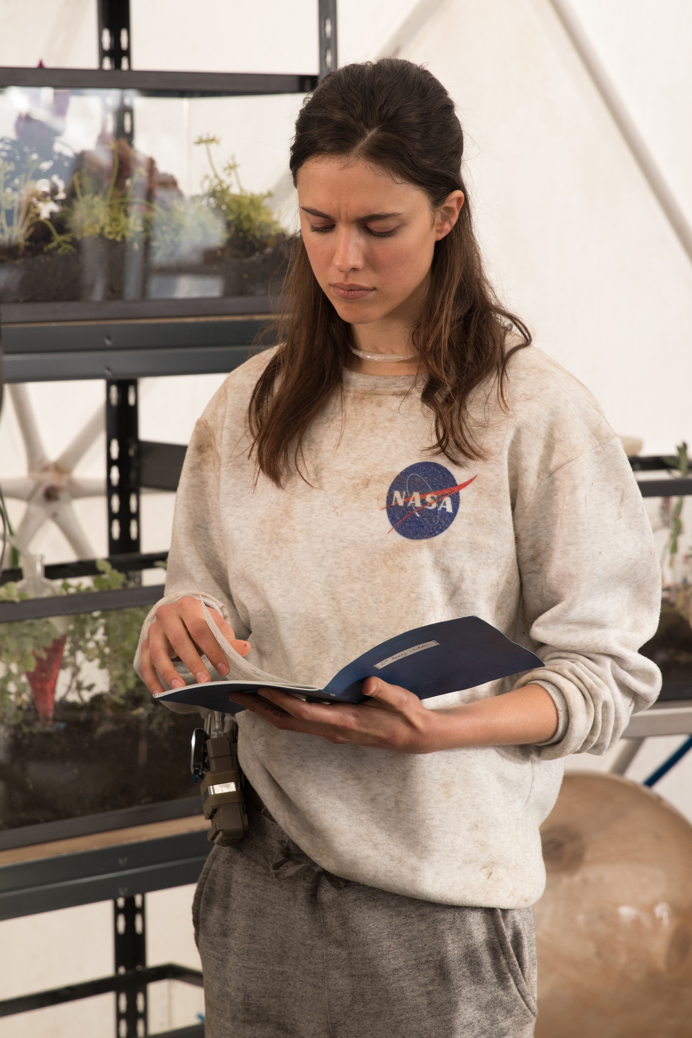 Кадры из Ио (2019)