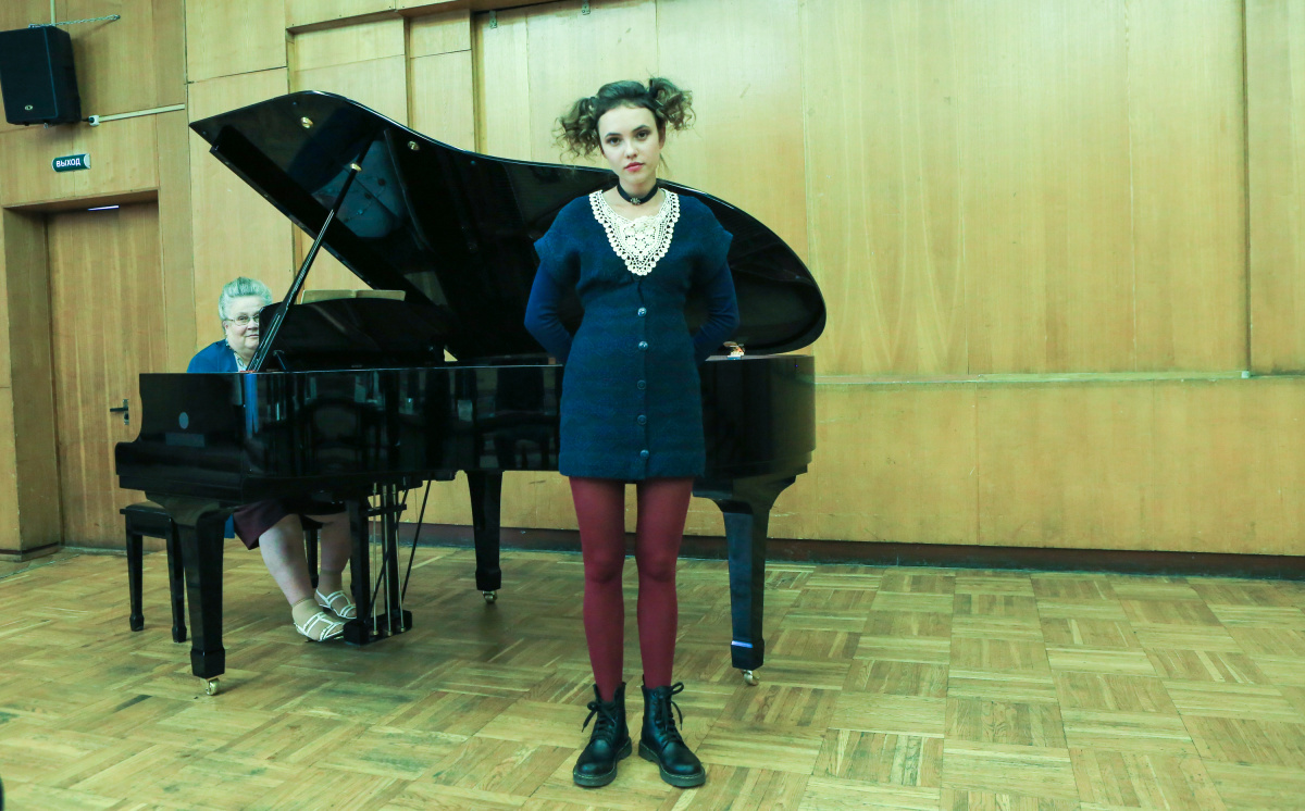 Кадры из 90-е. Весело и громко (2019)