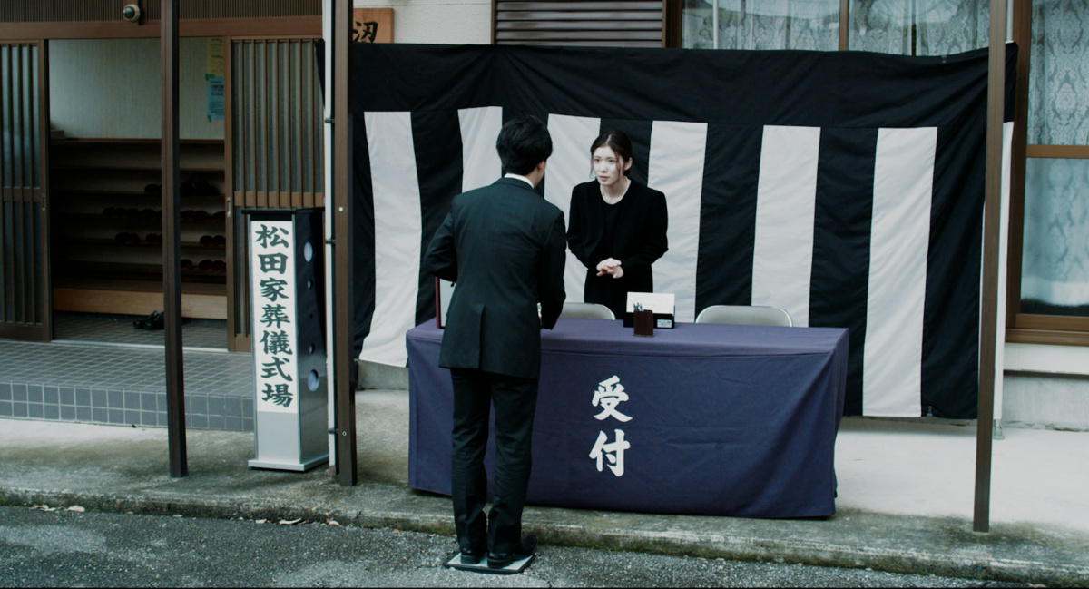 Кадры из 13 лет пустоты (2017)