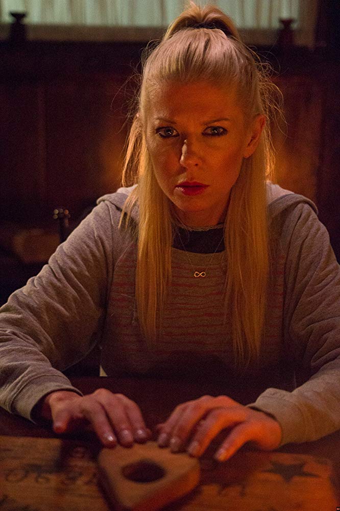 Кадры из Дом Уиджи (2018)