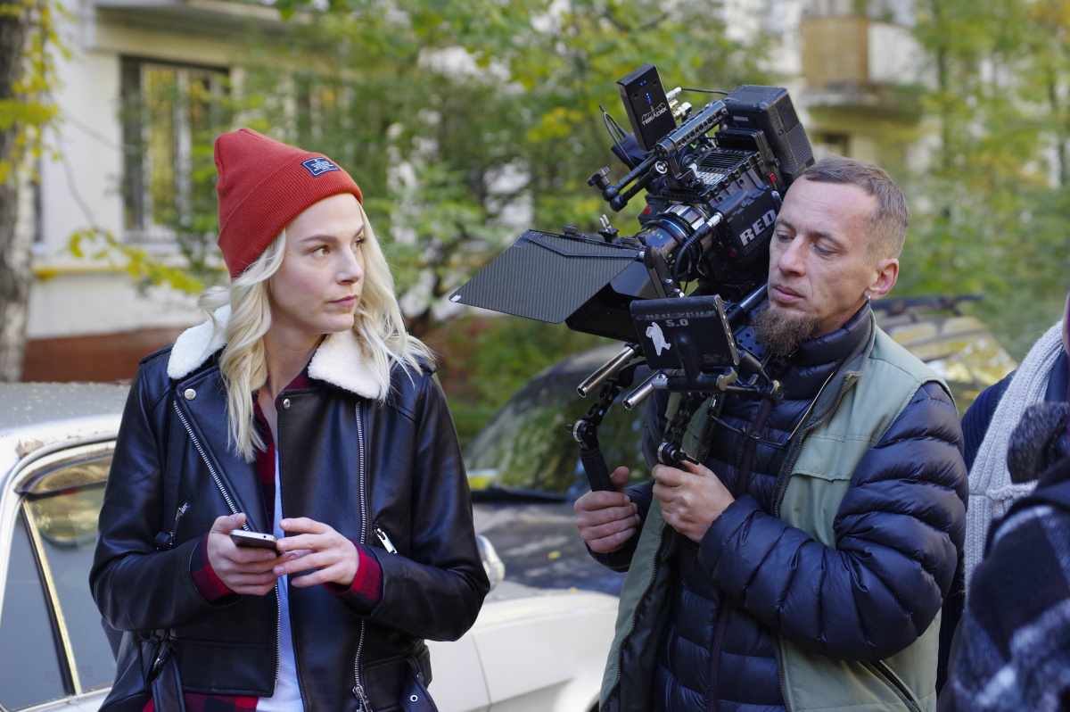 Кадры из Стажёры (2019)