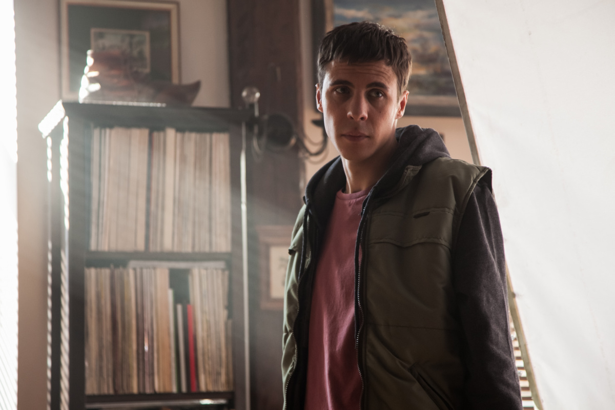 Кадры из Тень за спиной (2019)