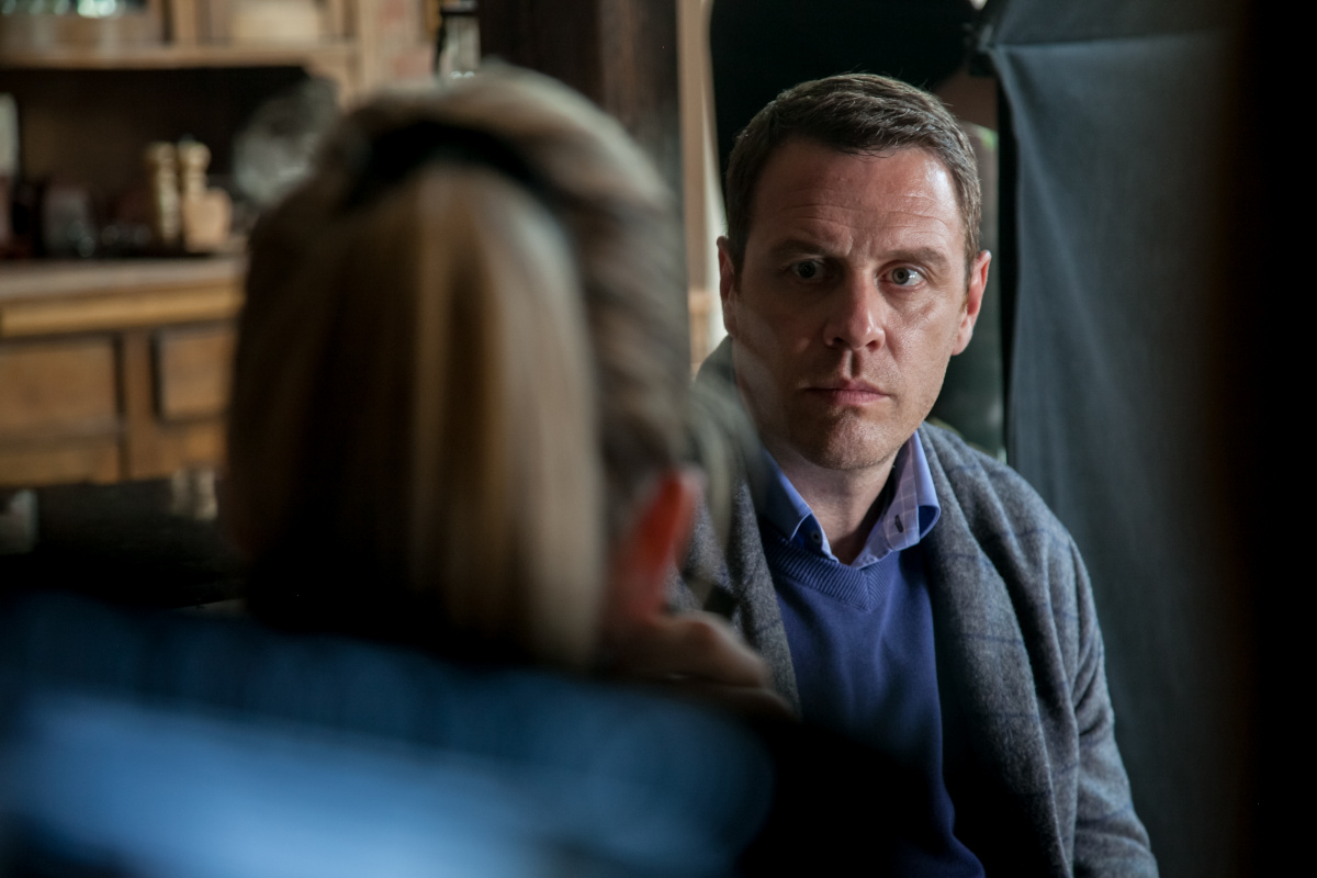 Кадры из Тень за спиной (2019)