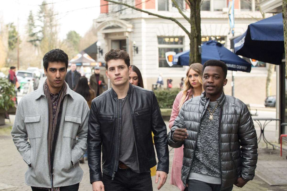 Кадры из История Золушки: Рождественское желание (2019)