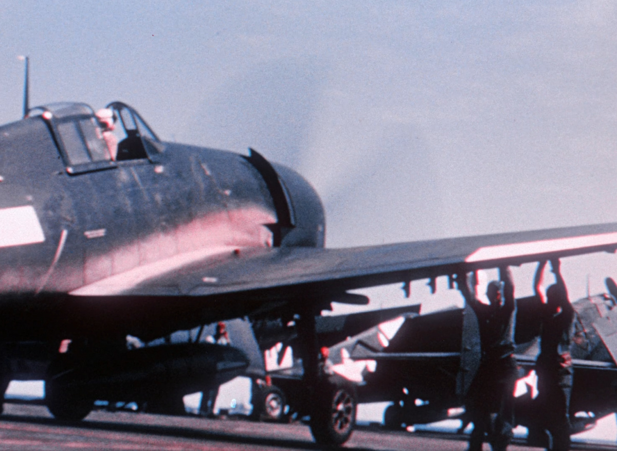 Кадры из Авианосец (1952)