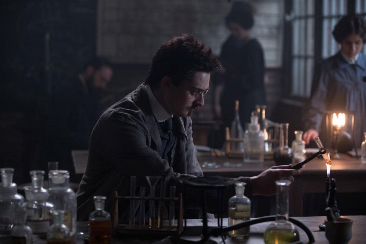 Кадры из Опасный элемент (2019)