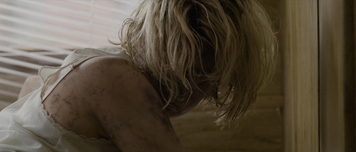 Кадры из Тёмно-красный (2018)