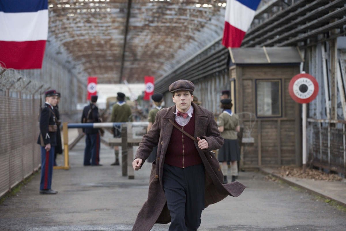 Кадры из Сопротивление (2020)