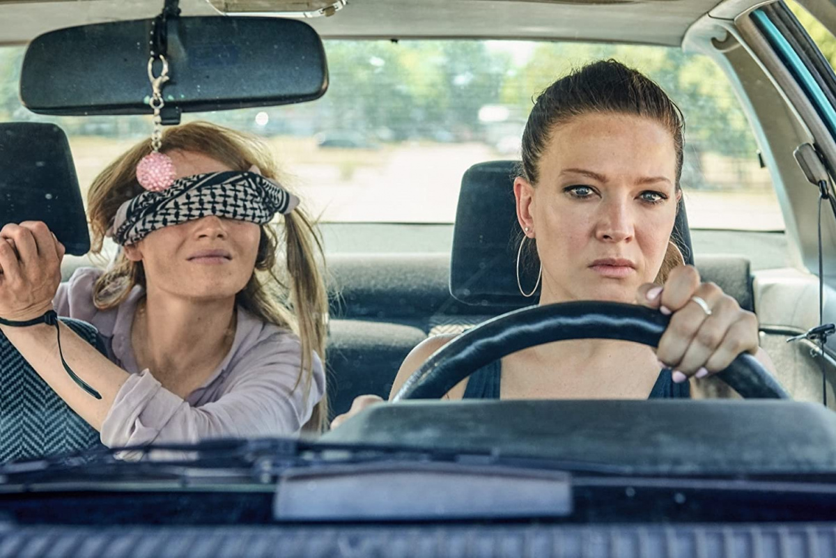 Кадры из Подруги поневоле (2019)