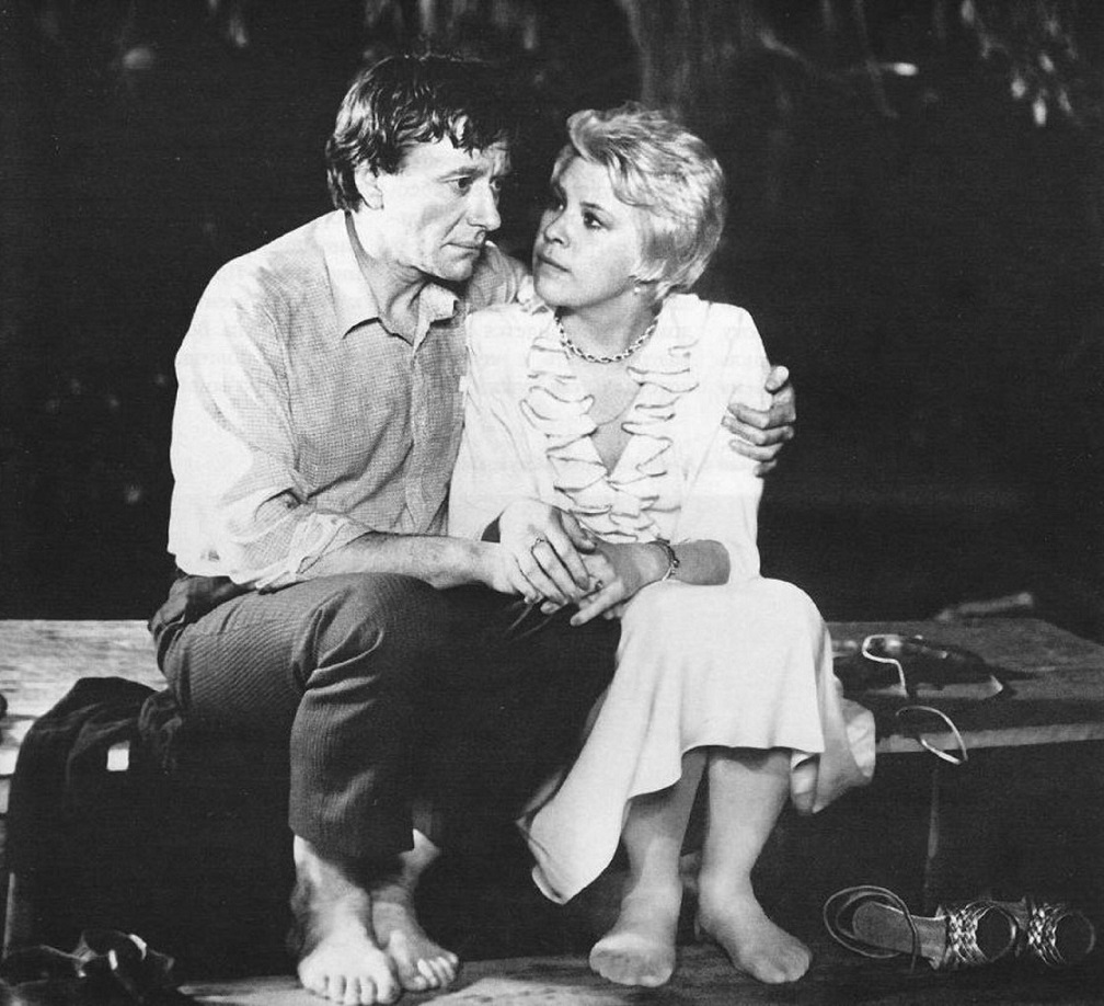 Блондинка за углом (1984)