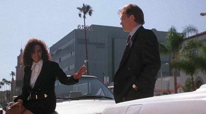 Кадры из Вечеринка в Беверли Хиллз (1993)