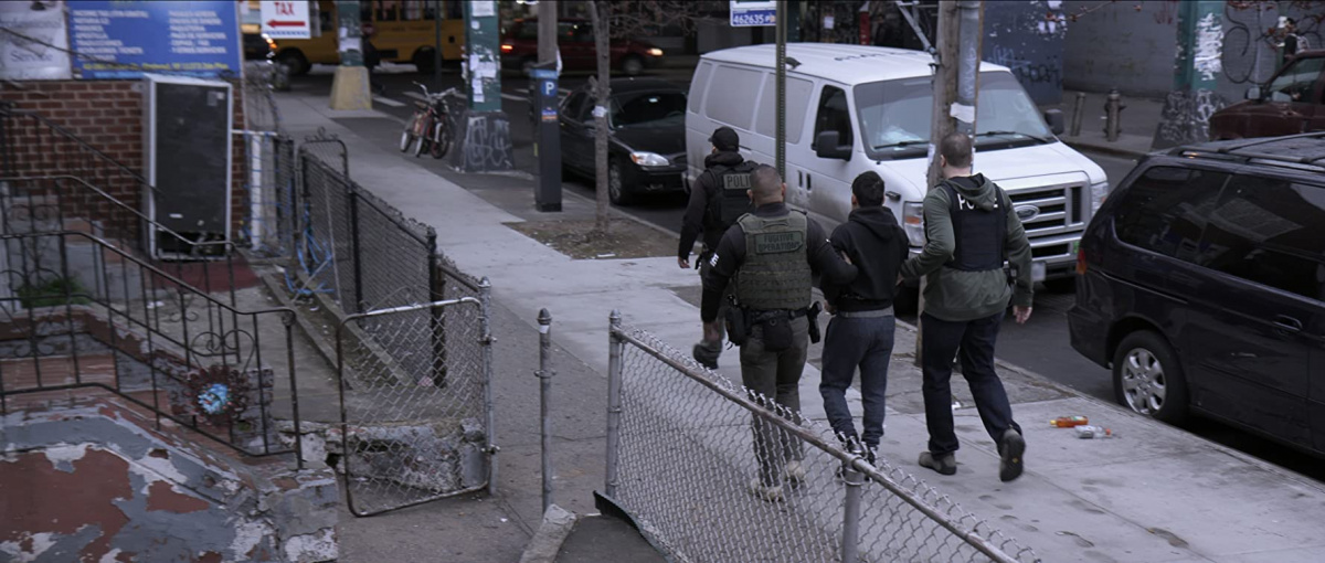 Кадры из Страна иммигрантов (2020)