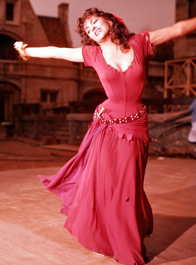 Кадры из Собор Парижской Богоматери (1956)