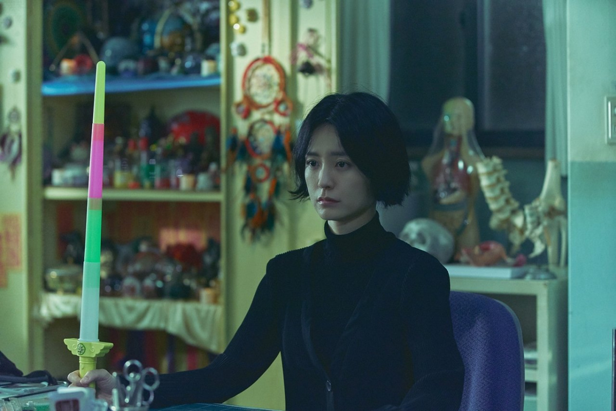 Кадры из Медсестра-заклинательница (2020)