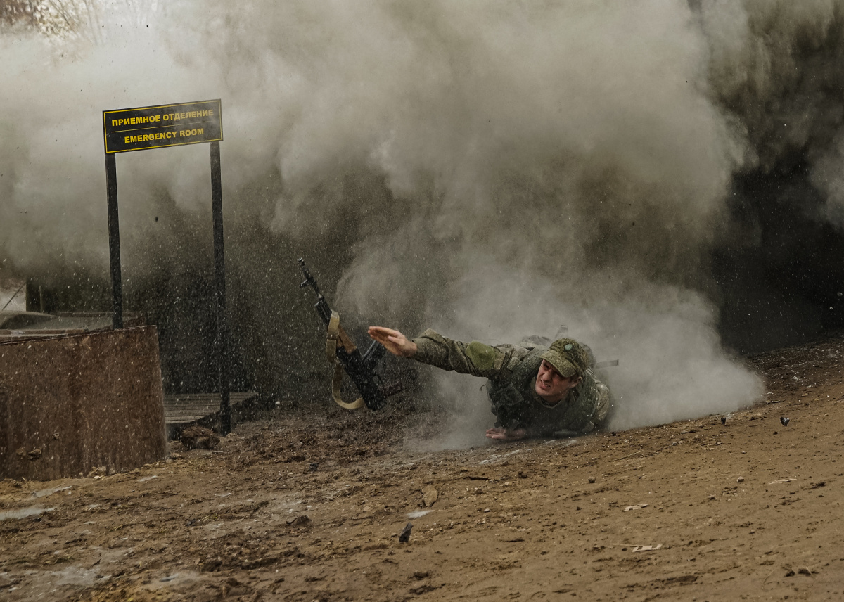 Кадры из Красная зона (2021)