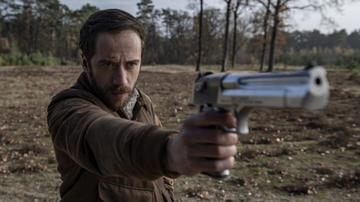 Кадры из Человек с пистолетом (2019)