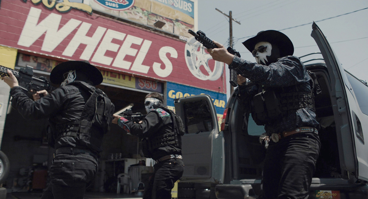 Кадры из Выбивая долги (2020)