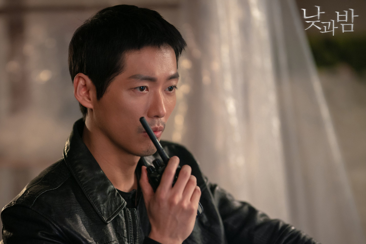 Кадры из День и ночь (2020)