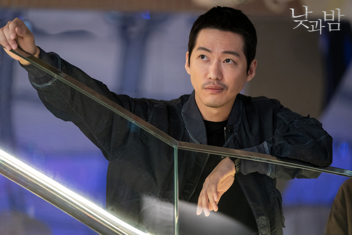 Кадры из День и ночь (2020)